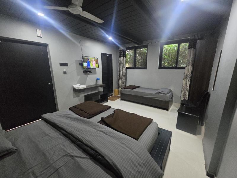 River View Resorts Srikalahasti Luaran gambar